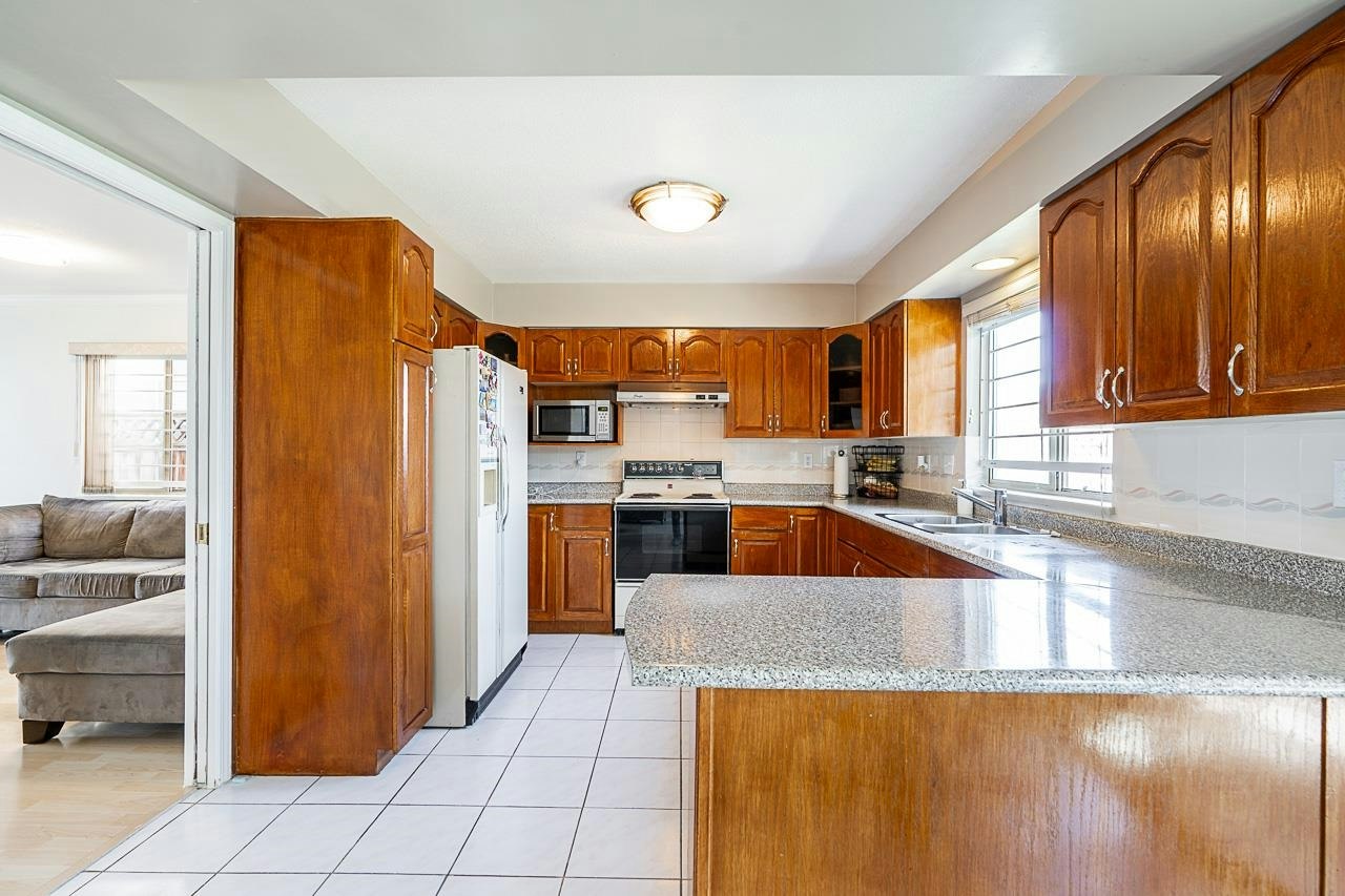 10288 Hall Avenue, Richmond, BC, V6X 3T9 - 11