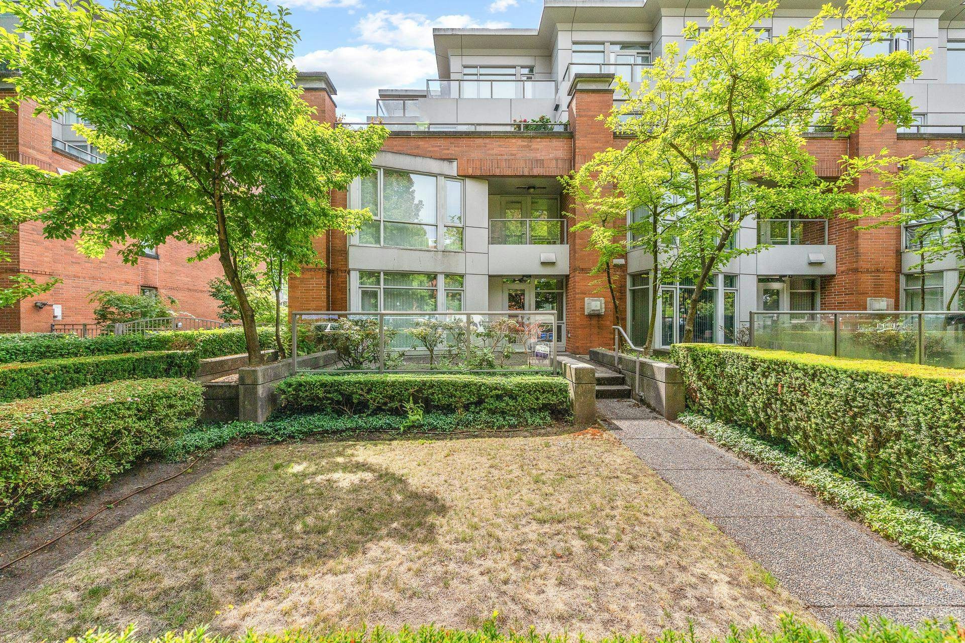 201-638 W 45th Avenue, Vancouver, BC, V5Z 4R8