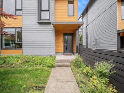 50-16685 25 Street - 2