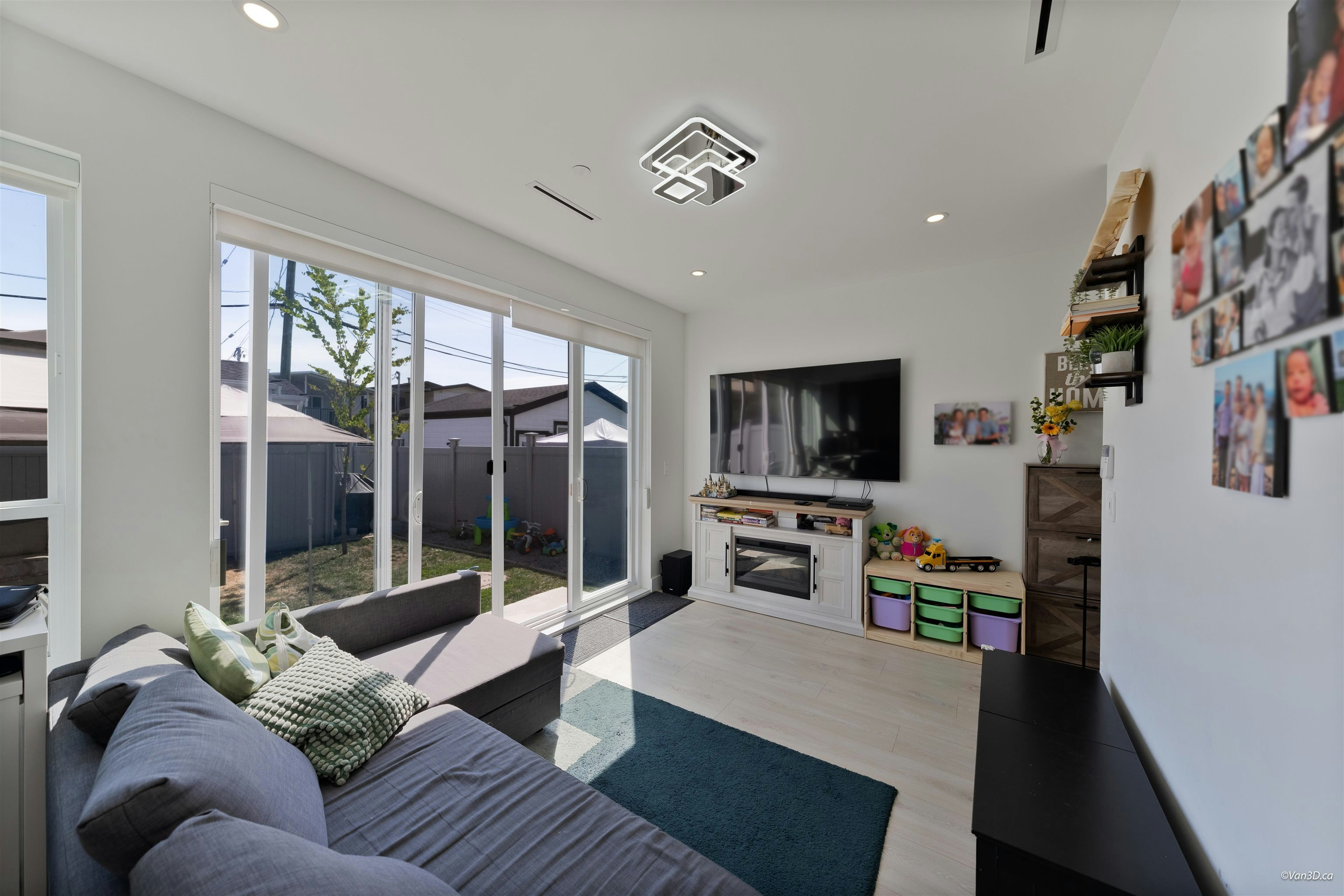6532 Knight Street, Vancouver, BC, V5P 2W2 - 2