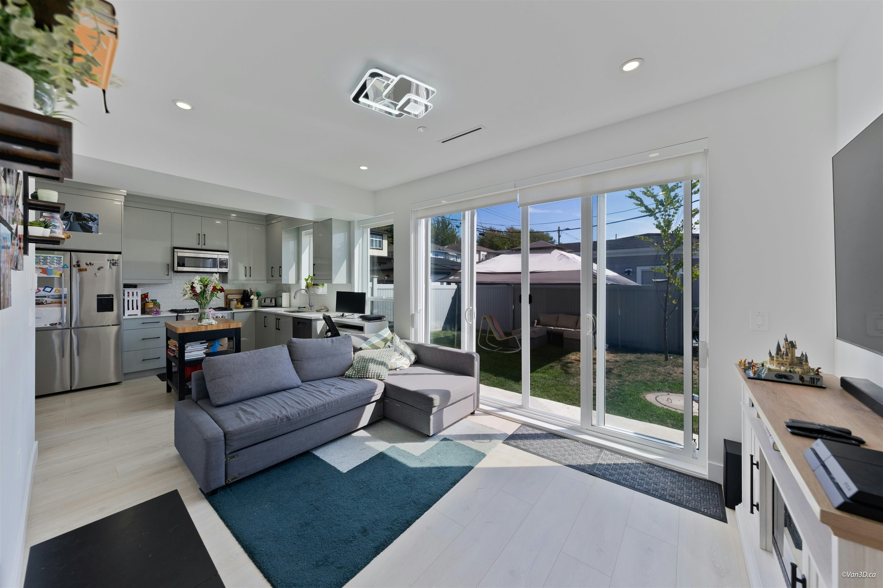 6532 Knight Street, Vancouver, BC, V5P 2W2 - 3