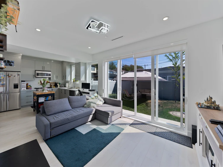 6532 Knight Street, Vancouver, BC, V5P 2W2 - 3
