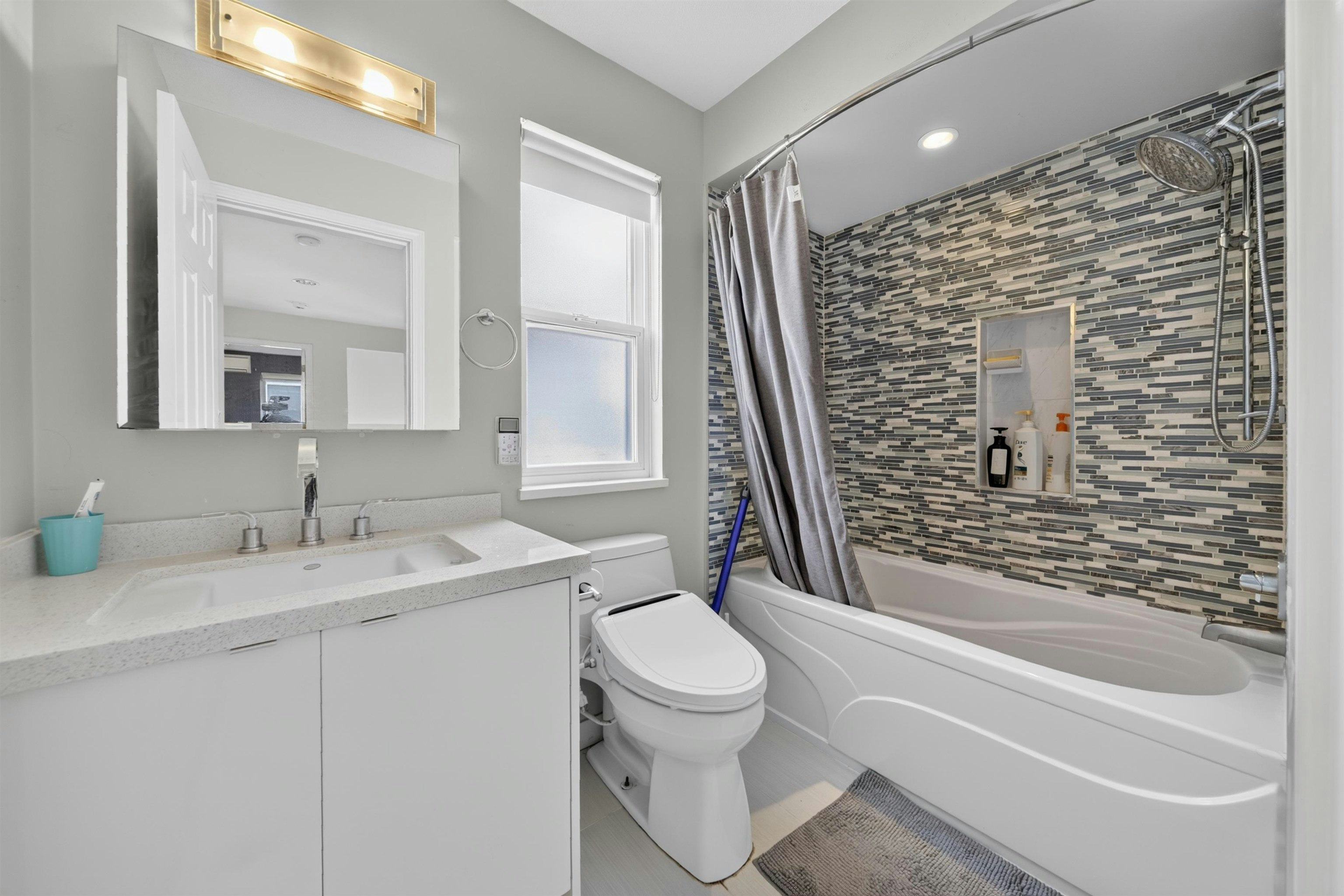 10360 Hall Avenue, Richmond, BC, V6X 3T9 - 17