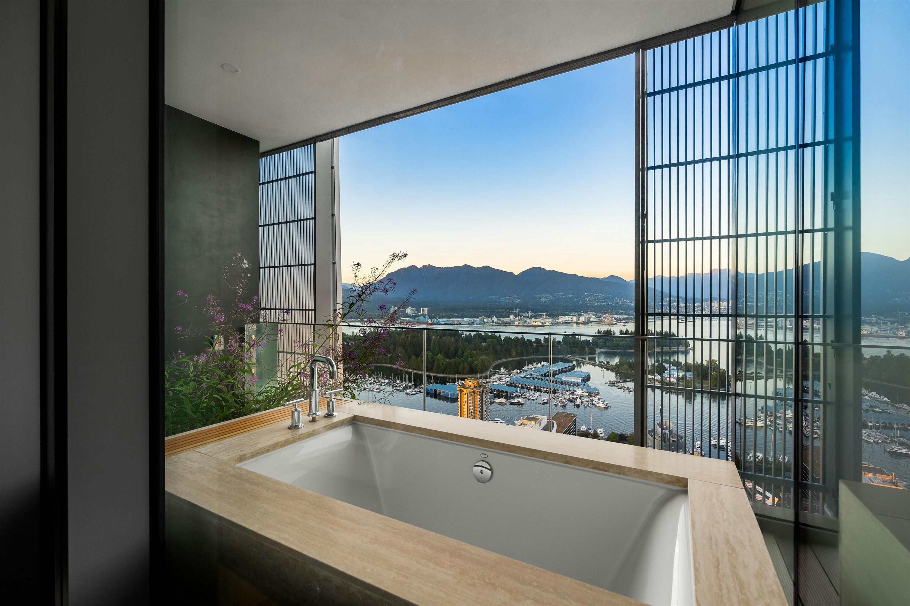 PH2-1568 Alberni Street, Vancouver, BC, V6G 2Z6 - 12
