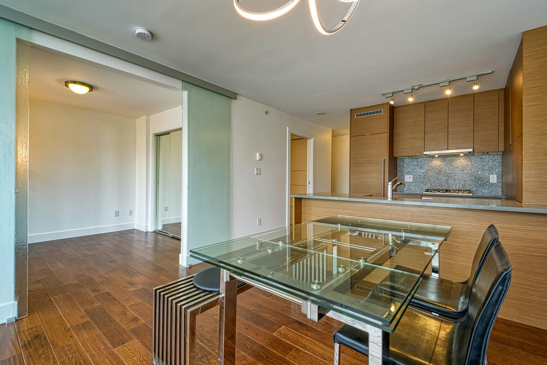 1104-565 Smithe Street, Vancouver, BC, V6B 0E4 - 8