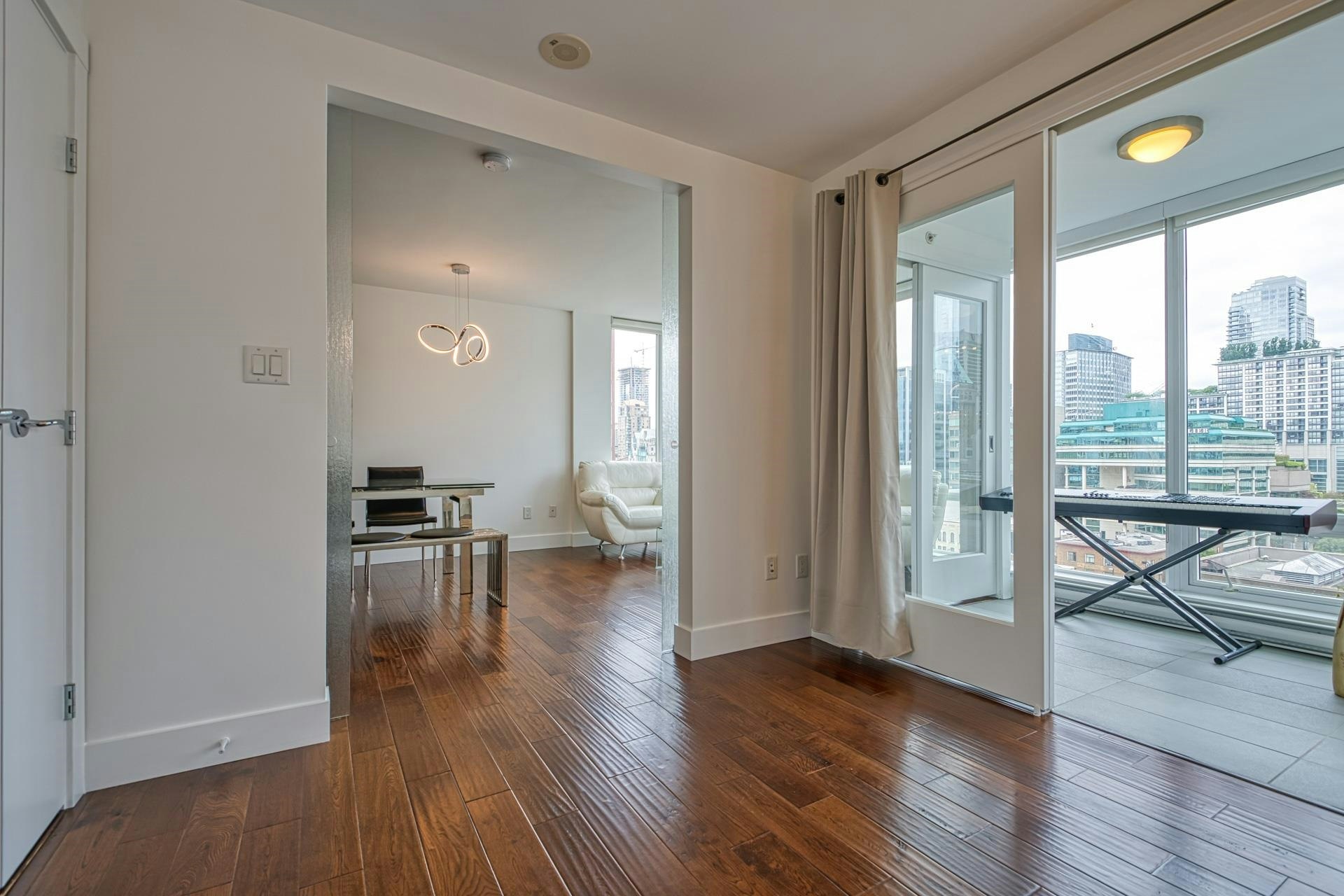1104-565 Smithe Street, Vancouver, BC, V6B 0E4 - 10