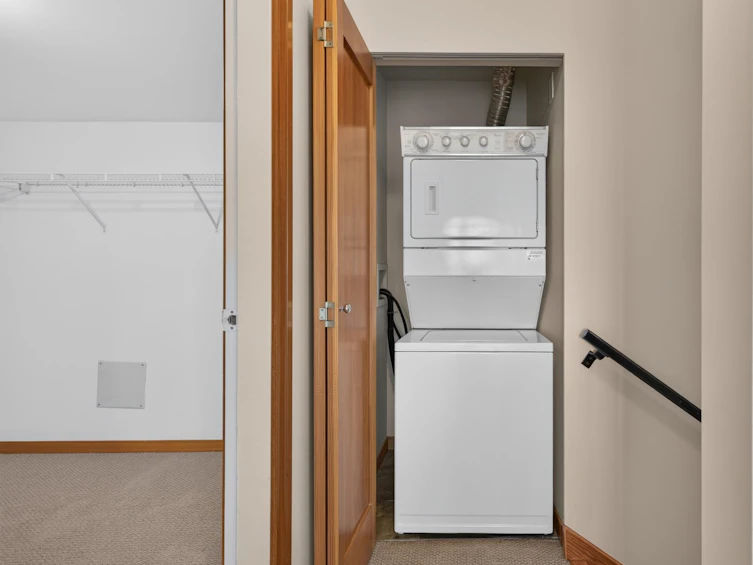 201-7 Rialto Court, New Westminster, BC, V3M 7A8 - 25