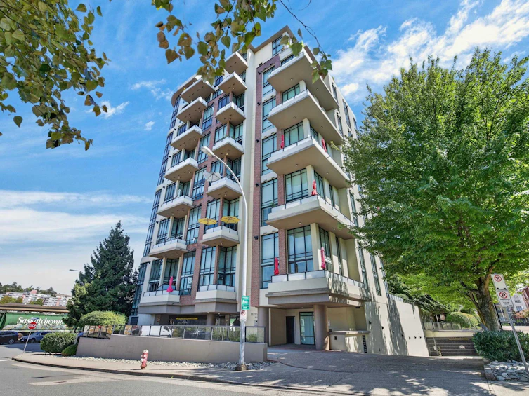 201-7 Rialto Court, New Westminster, BC, V3M 7A8