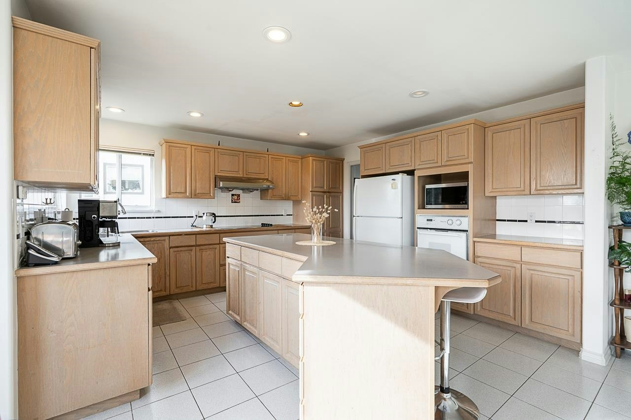 2980 Cliffrose Crescent, Coquitlam, BC, V3E 2T2 - 10