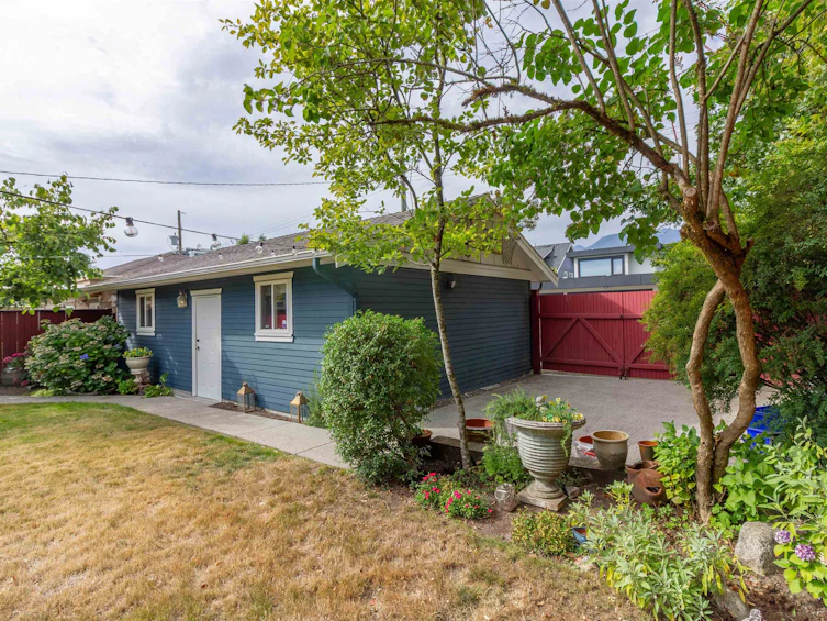 358 E 14th Street, North Vancouver, BC, V7L 2N6 - 36
