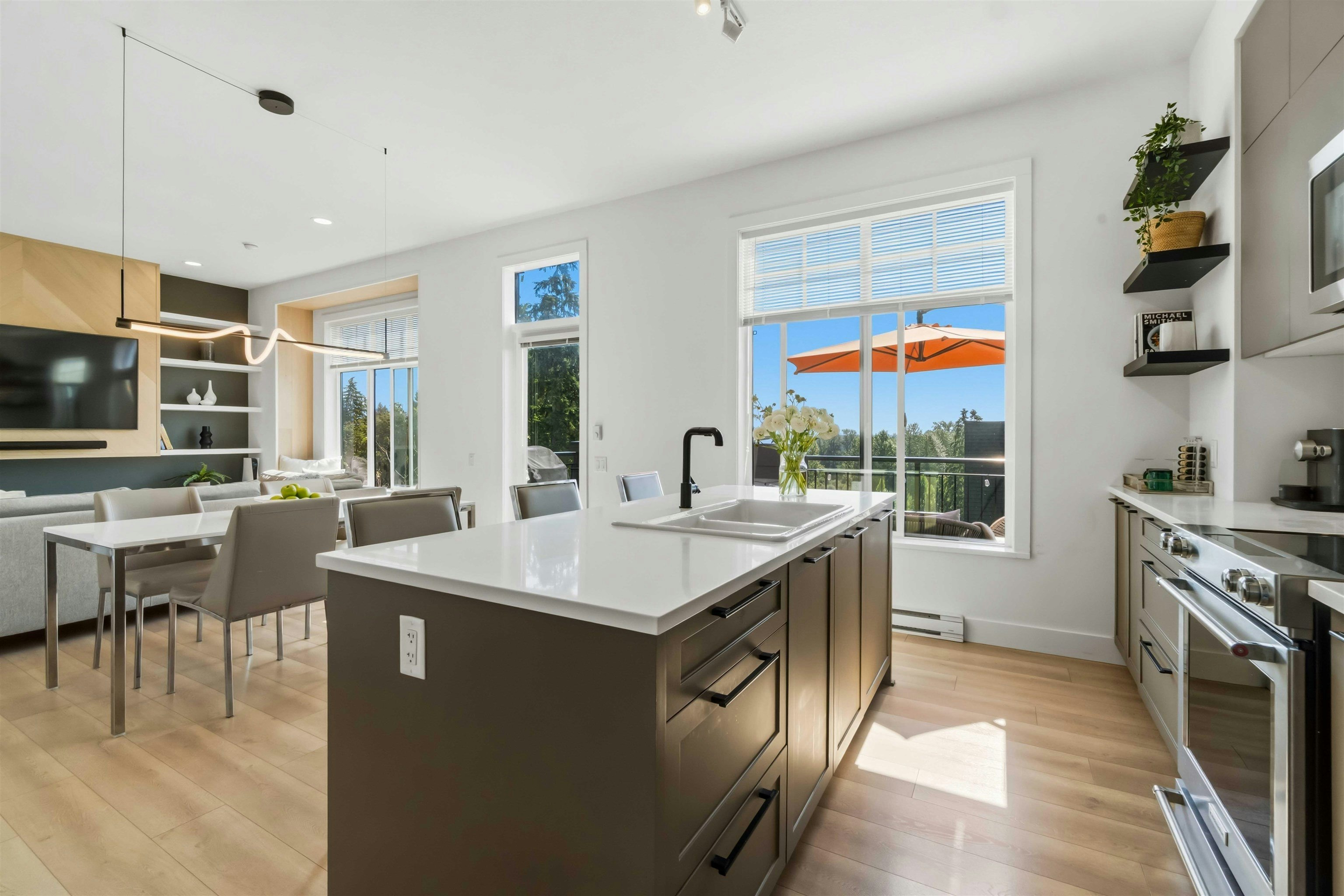 9-3552 Victoria Drive - 5