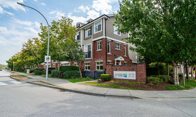 55-20738 84 Avenue