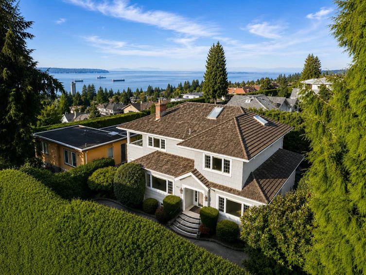 1631 22nd Street, West Vancouver, BC, V7V 4E2