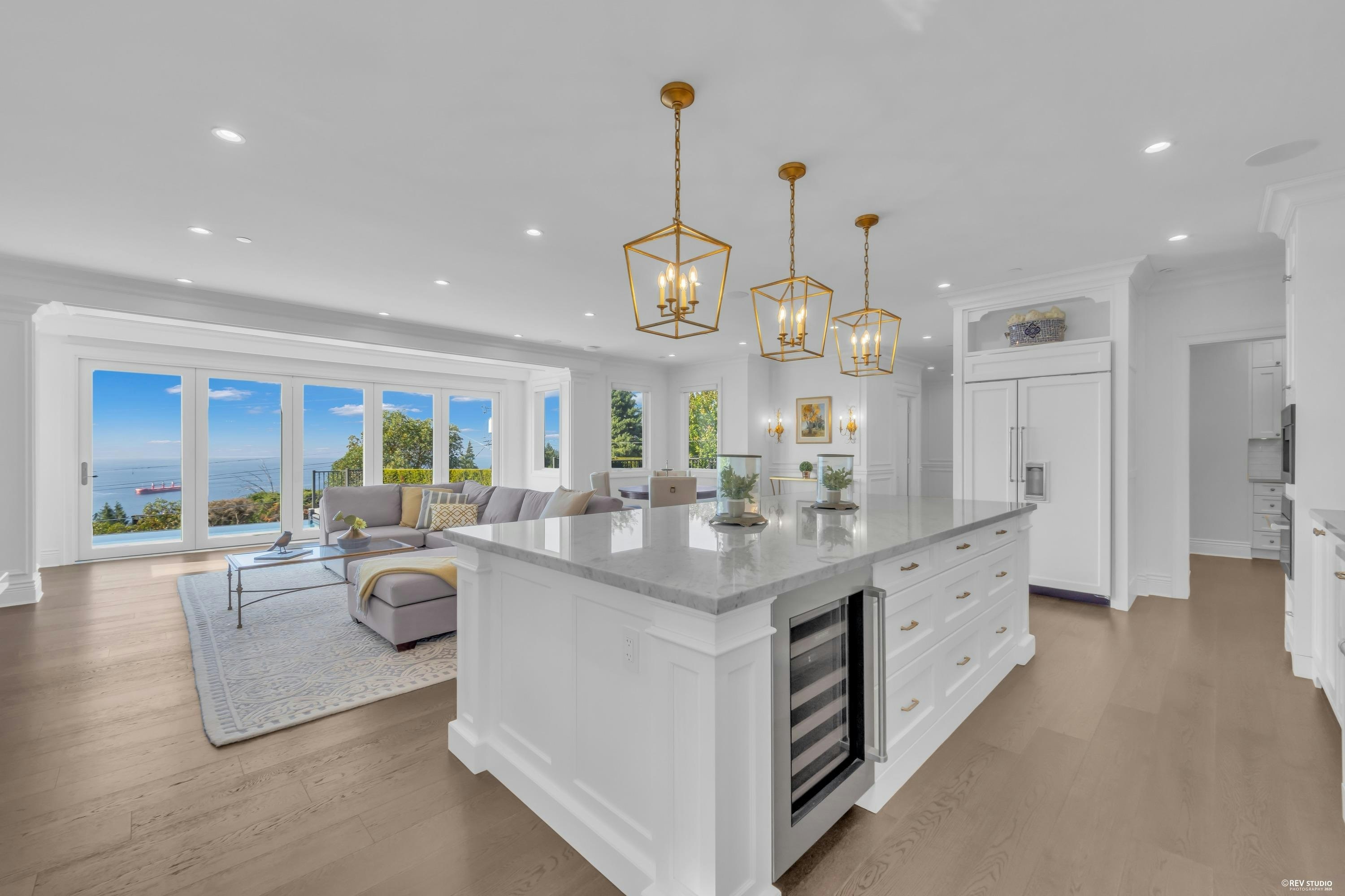 4135 Burkehill Place, West Vancouver, BC, V7V 3M8 - 10