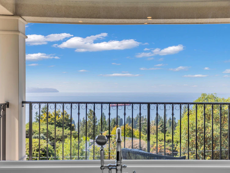 4135 Burkehill Place, West Vancouver, BC, V7V 3M8 - 23