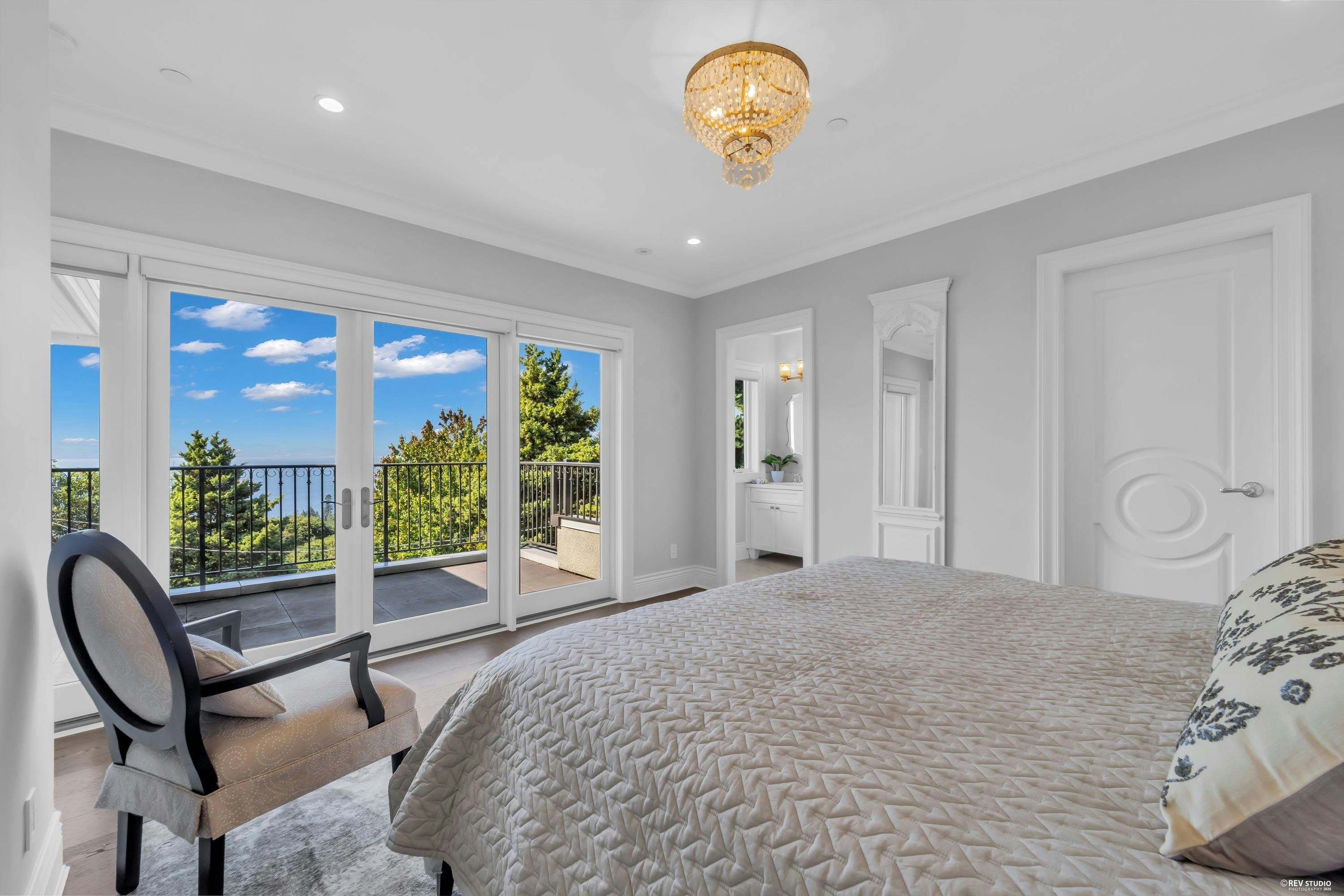 4135 Burkehill Place, West Vancouver, BC, V7V 3M8 - 26