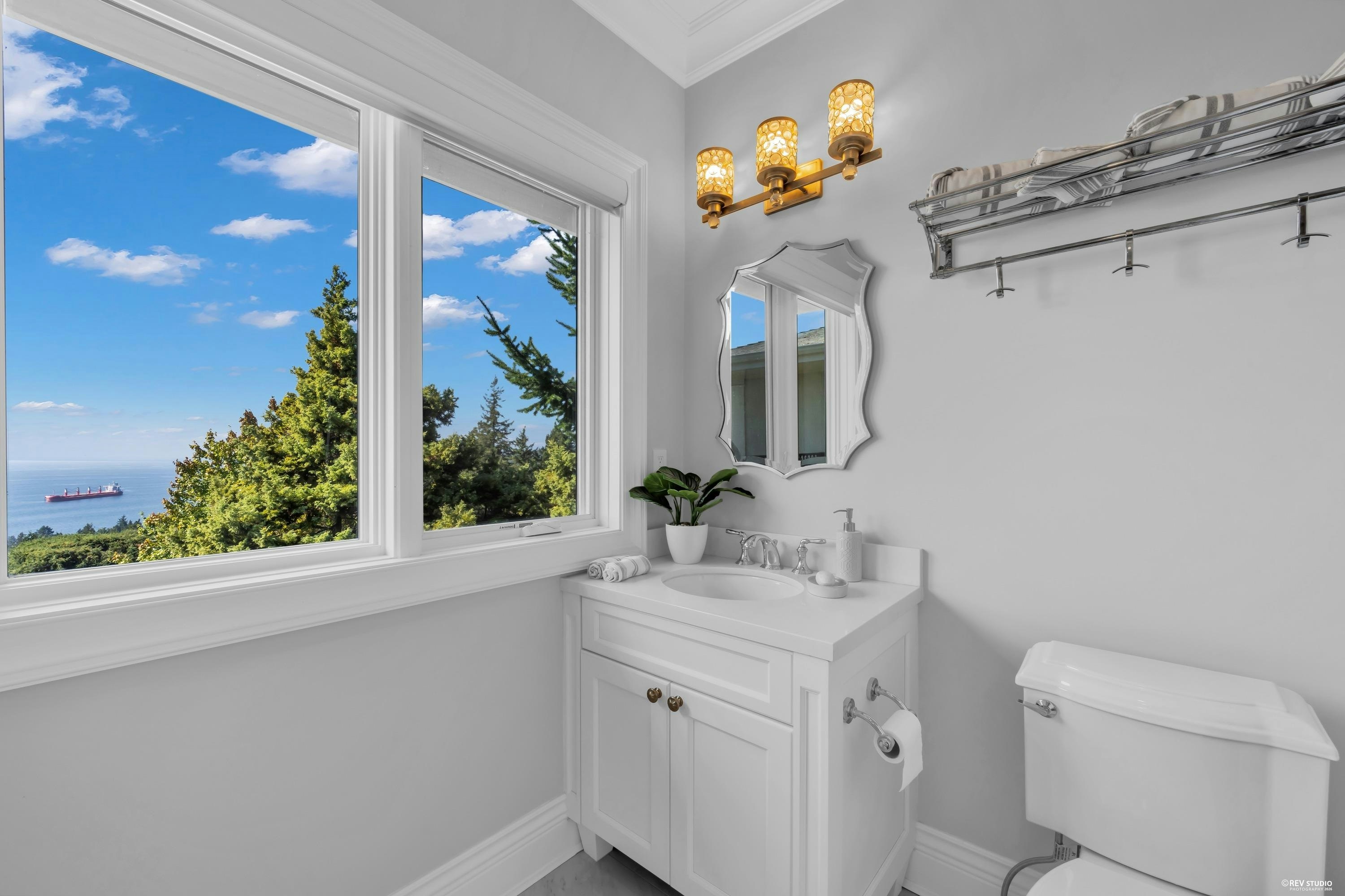 4135 Burkehill Place, West Vancouver, BC, V7V 3M8 - 29