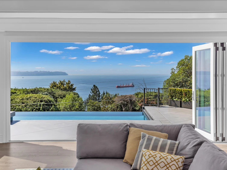 4135 Burkehill Place, West Vancouver, BC, V7V 3M8 - 2