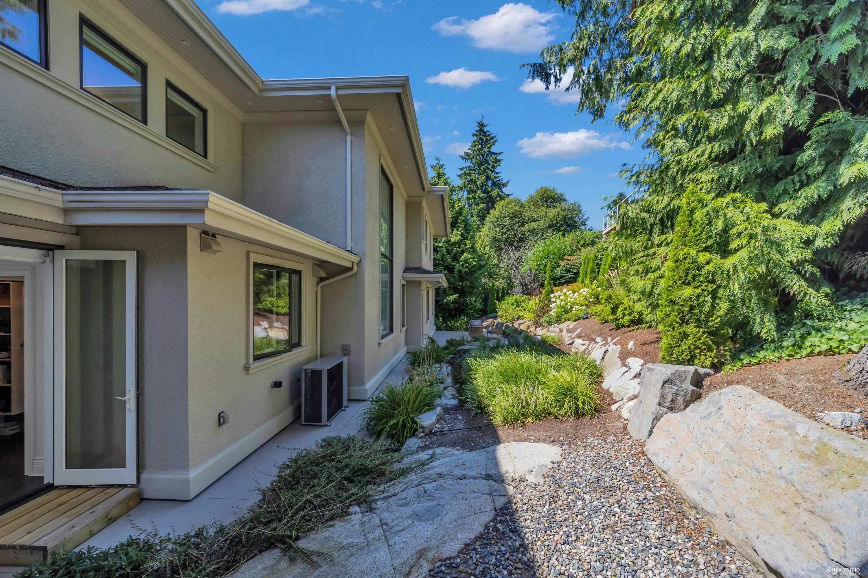 4135 Burkehill Place, West Vancouver, BC, V7V 3M8 - 36