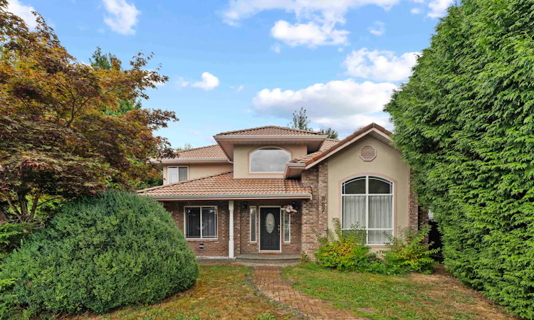 887 Riverside Drive