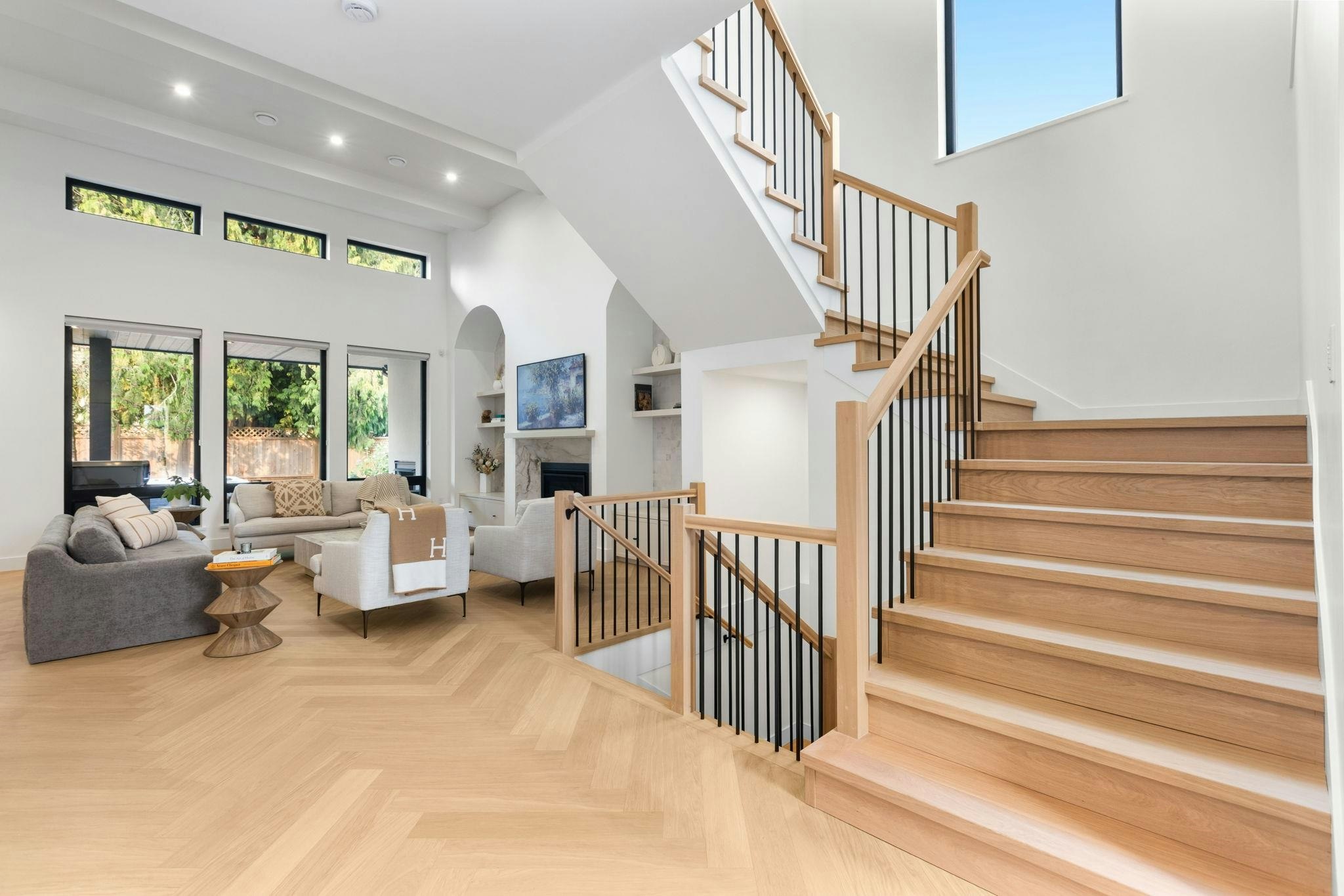 944 Caithness Crescent - 2