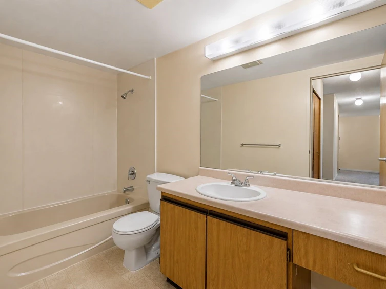 211-8400 Lansdowne Road, Richmond, BC, V6X 3G3 - 17