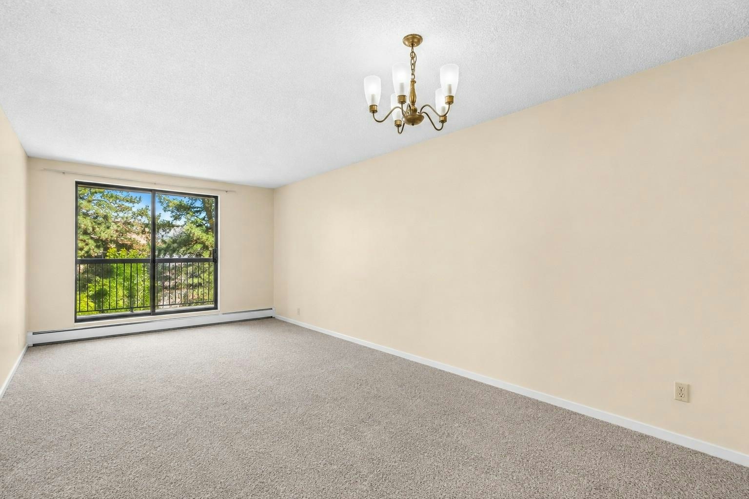 211-8400 Lansdowne Road, Richmond, BC, V6X 3G3 - 7