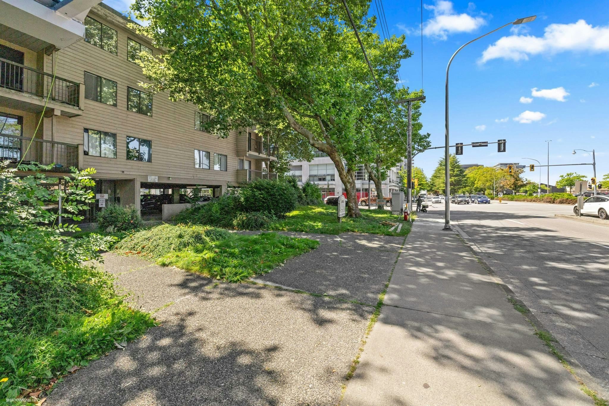 211-8400 Lansdowne Road - 3