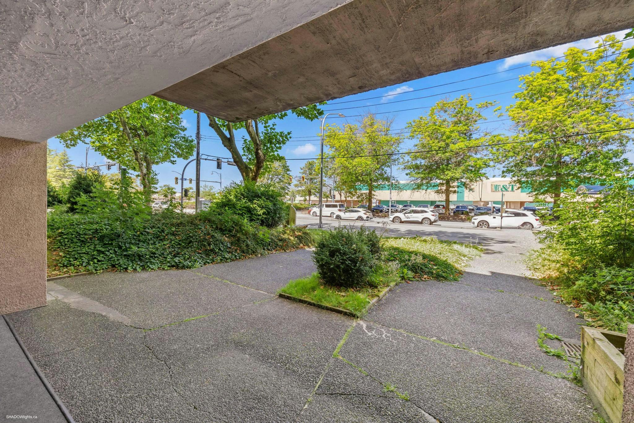211-8400 Lansdowne Road - 4