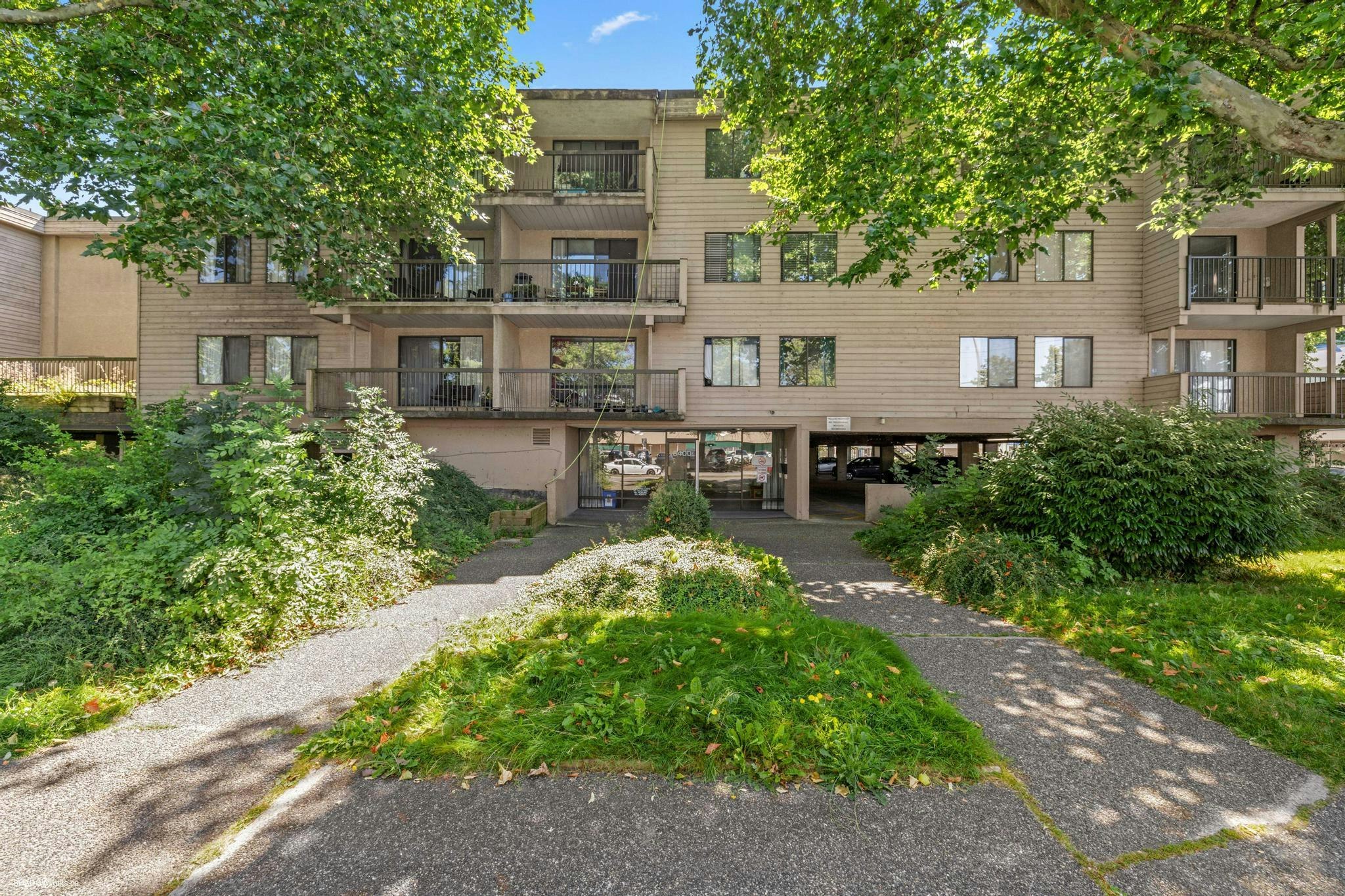 211-8400 Lansdowne Road, Richmond, BC, V6X 3G3