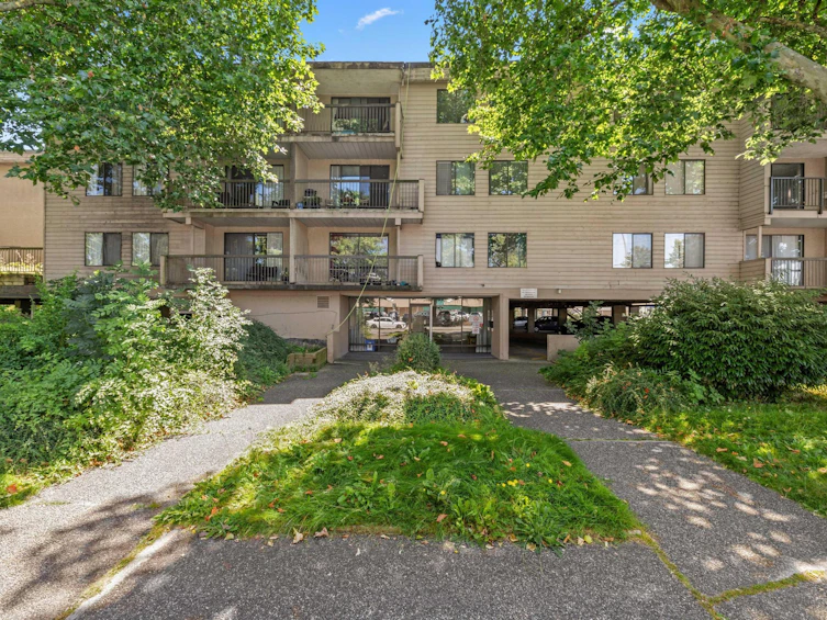 211-8400 Lansdowne Road, Richmond, BC, V6X 3G3
