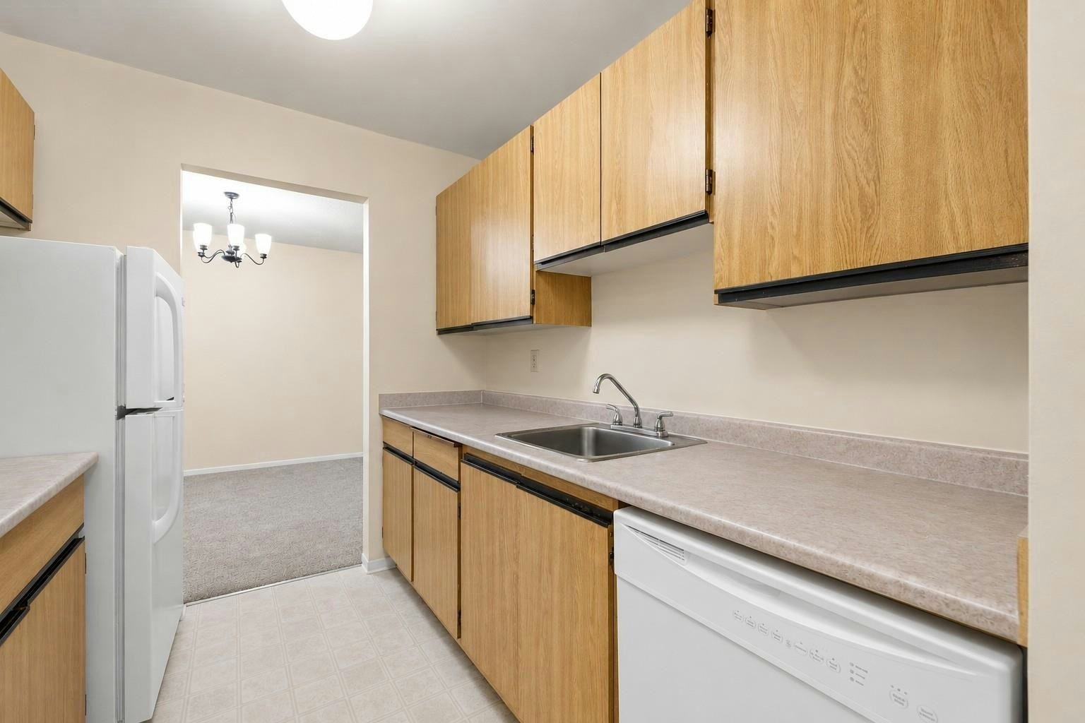 211-8400 Lansdowne Road, Richmond, BC, V6X 3G3 - 11