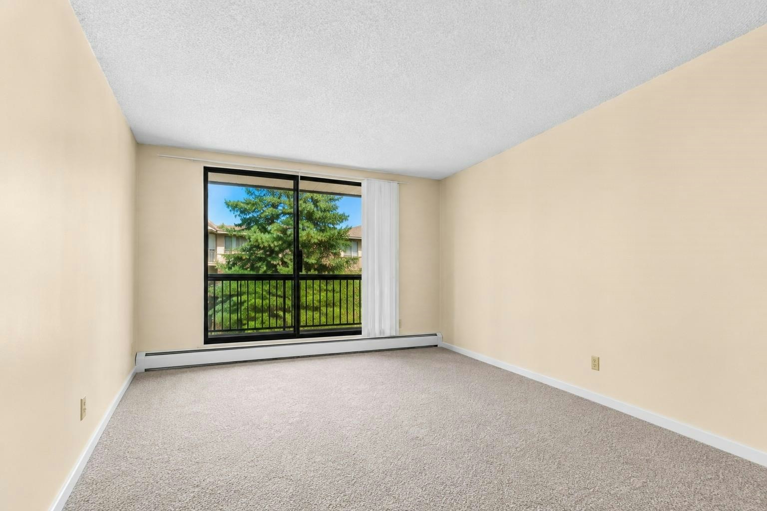 211-8400 Lansdowne Road, Richmond, BC, V6X 3G3 - 9