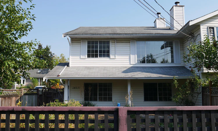 14037 16 Avenue