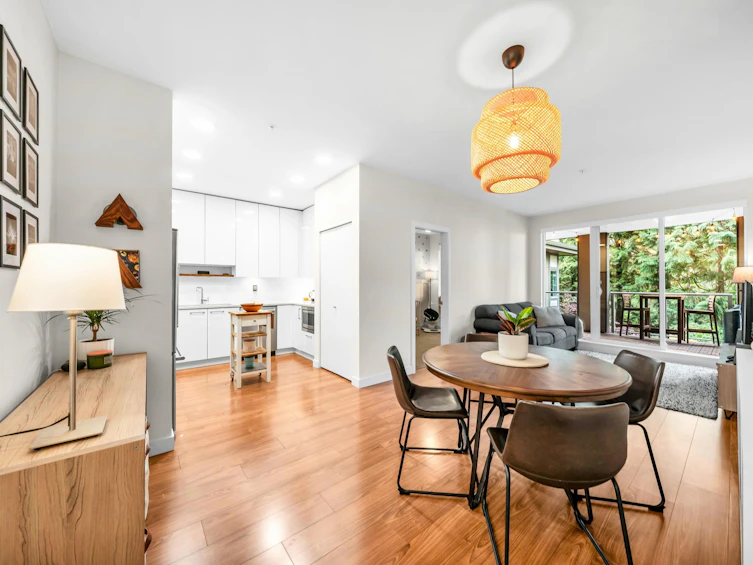 201-5460 Broadway, Burnaby, BC, V5B 0B4