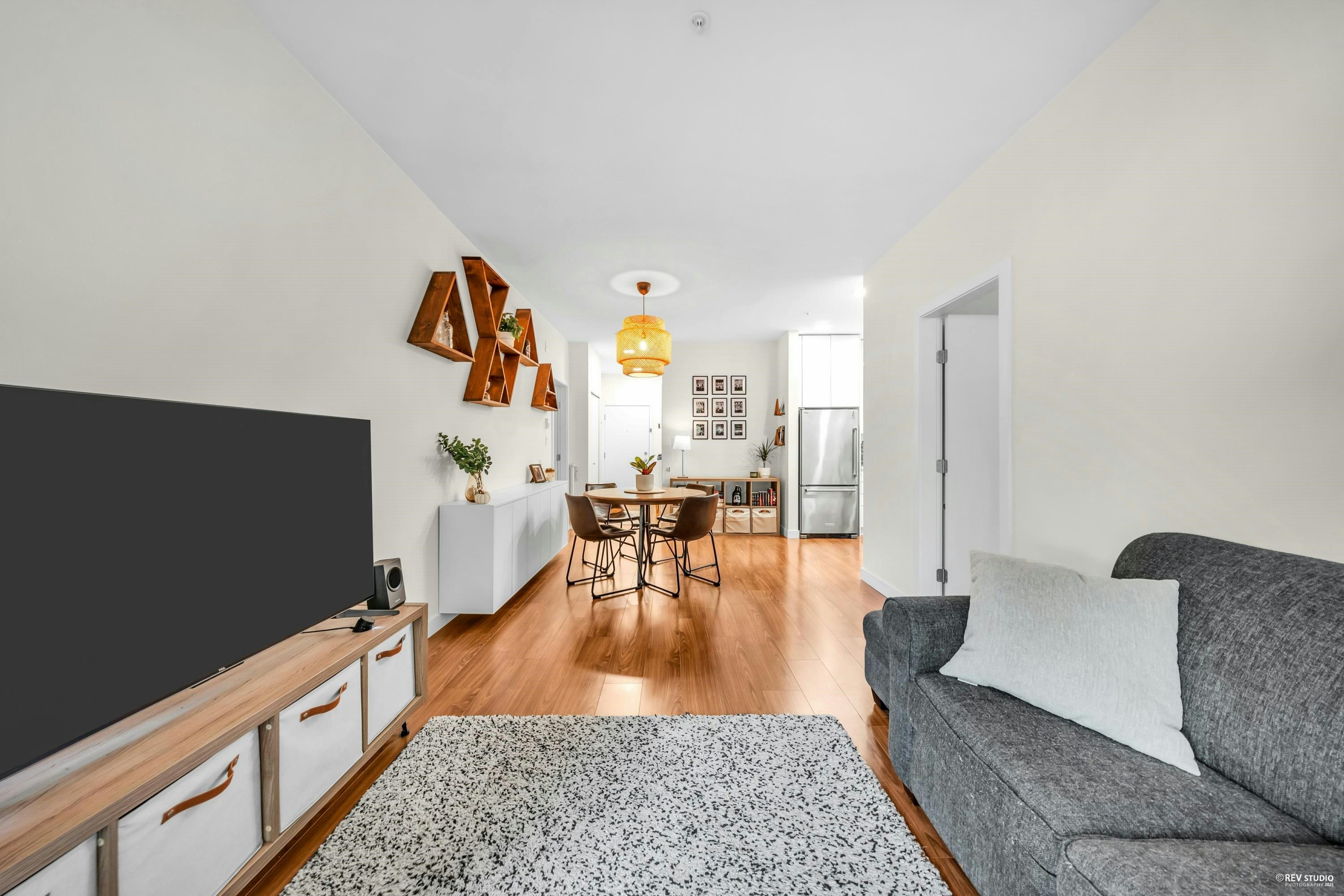 201-5460 Broadway, Burnaby, BC, V5B 0B4 - 14