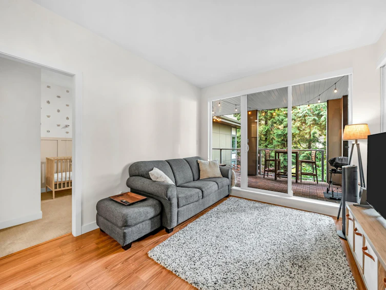 201-5460 Broadway, Burnaby, BC, V5B 0B4 - 15