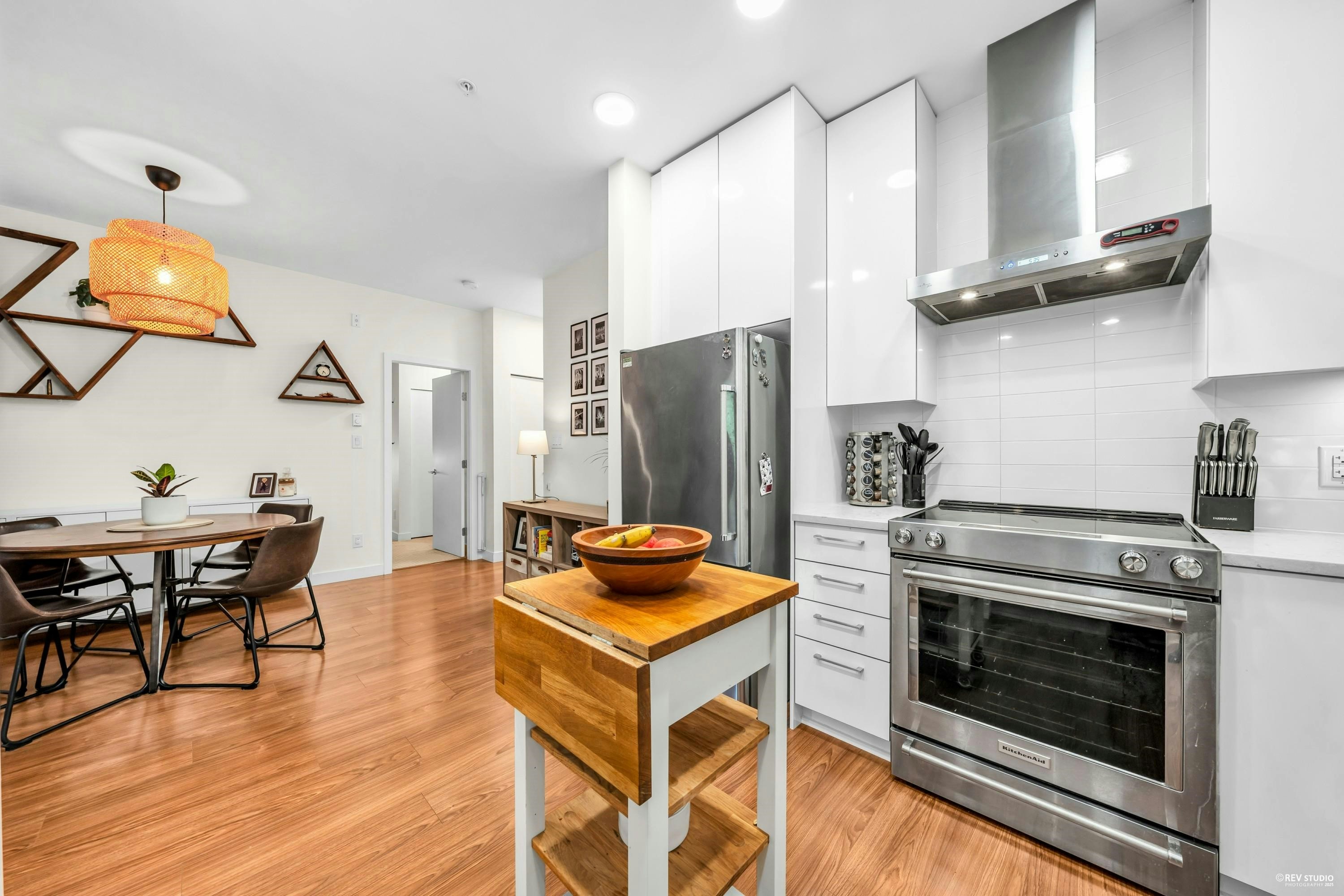 201-5460 Broadway - 5