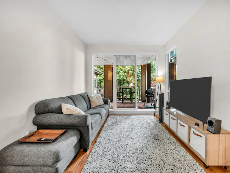 201-5460 Broadway, Burnaby, BC, V5B 0B4 - 12