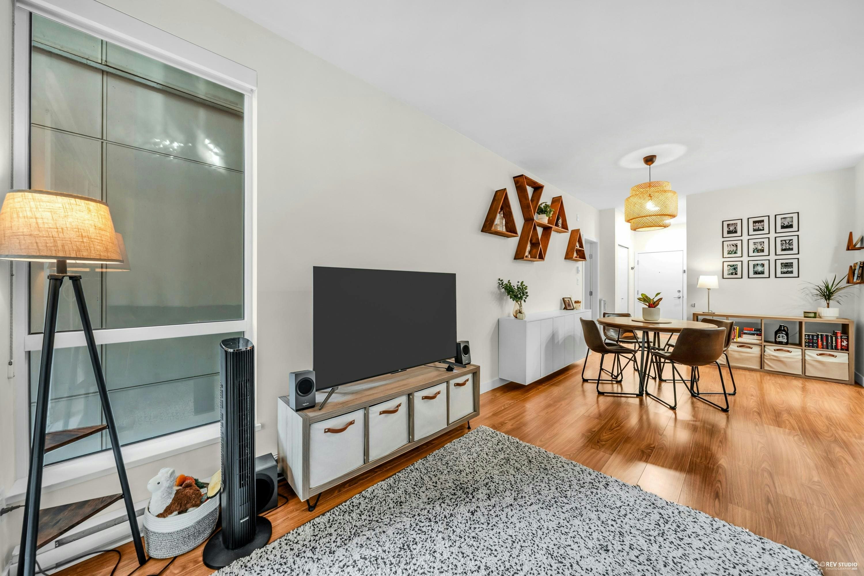 201-5460 Broadway, Burnaby, BC, V5B 0B4 - 9