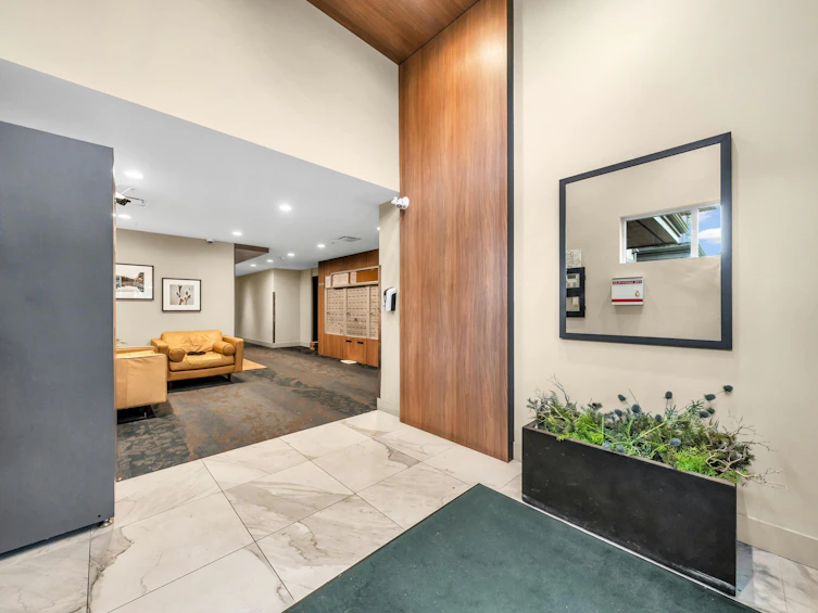201-5460 Broadway, Burnaby, BC, V5B 0B4 - 26