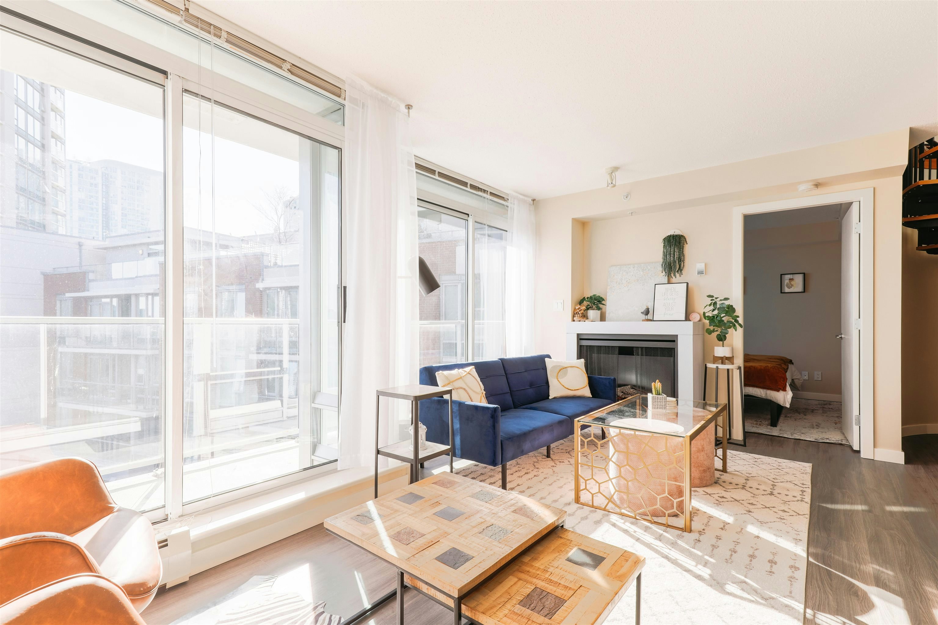 711-618 Abbott Street, Vancouver, BC, V6B 0B9