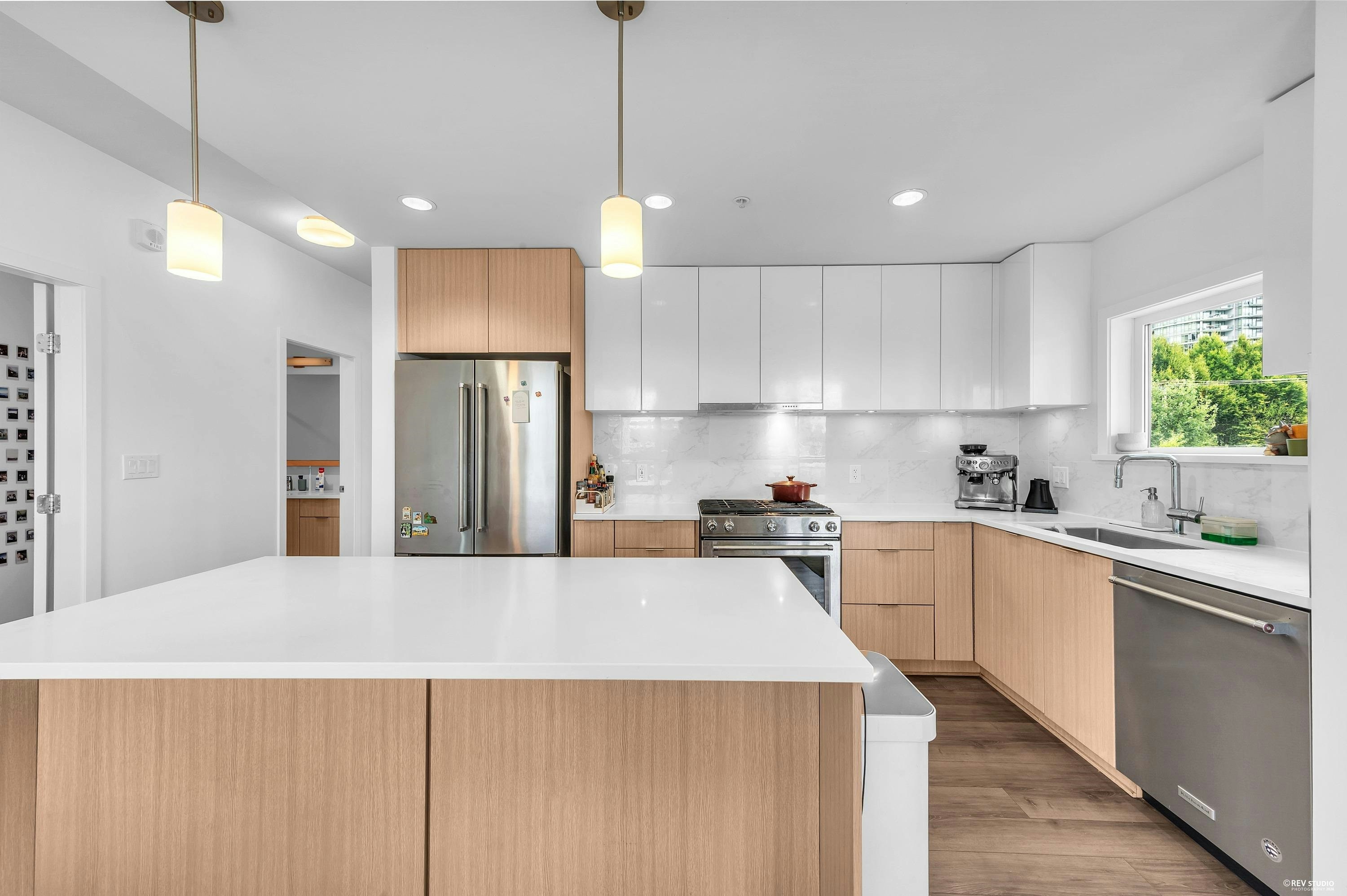 412-2188 Madison Avenue - 3