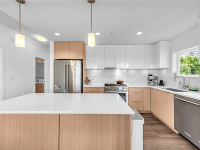 412-2188 Madison Avenue - 3