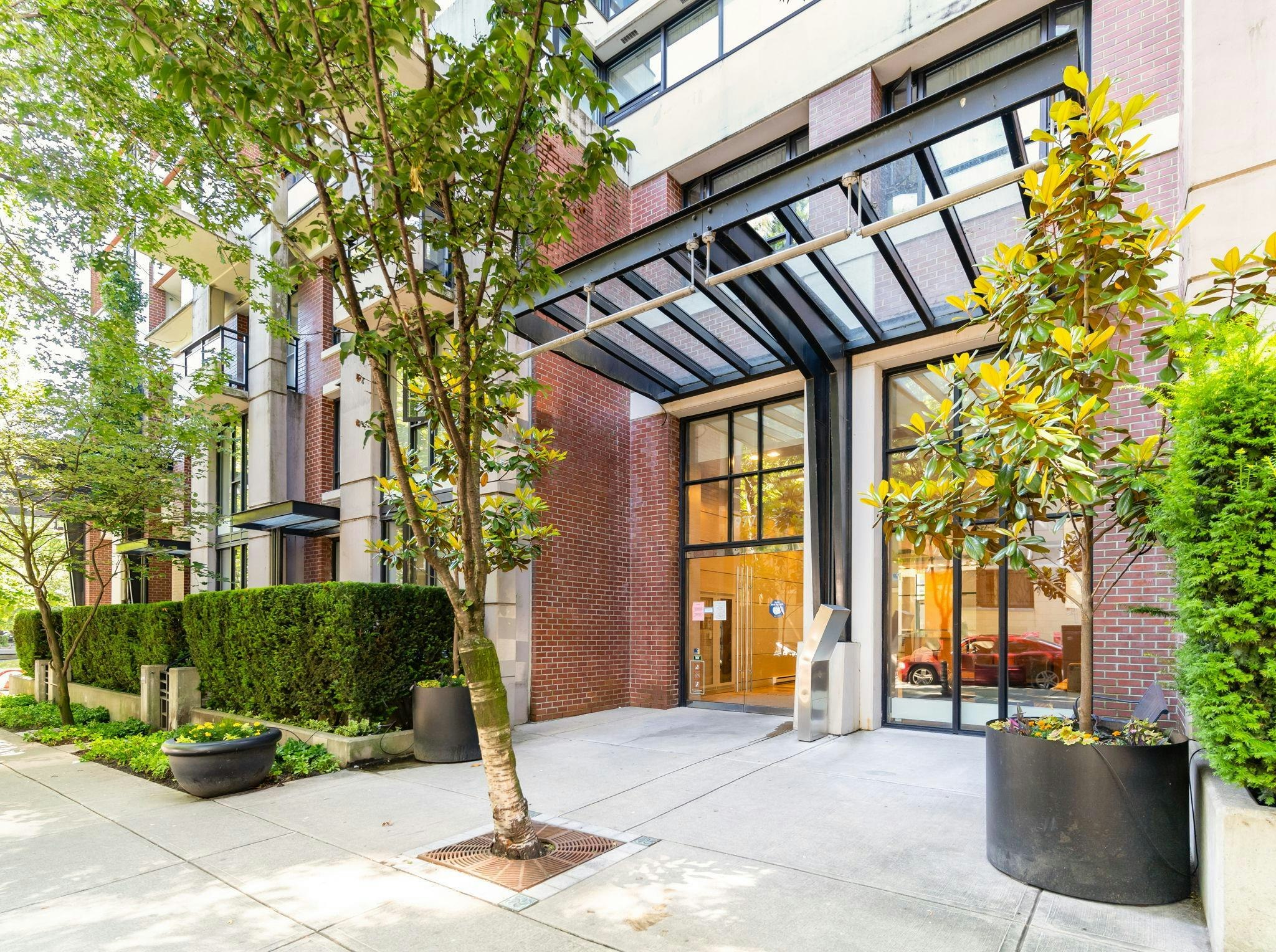 502-977 Mainland Street, Vancouver, BC, V6B 1T2