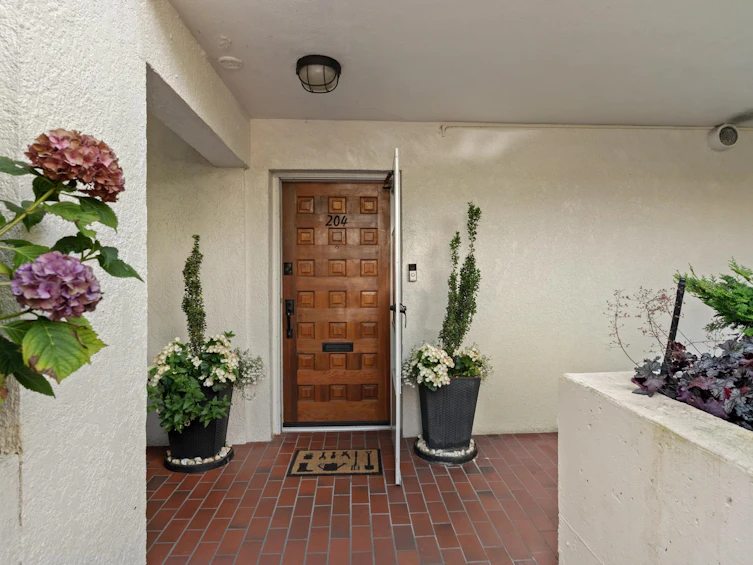 204-15070 Prospect Avenue, Surrey, BC, V4B 2B7 - 6