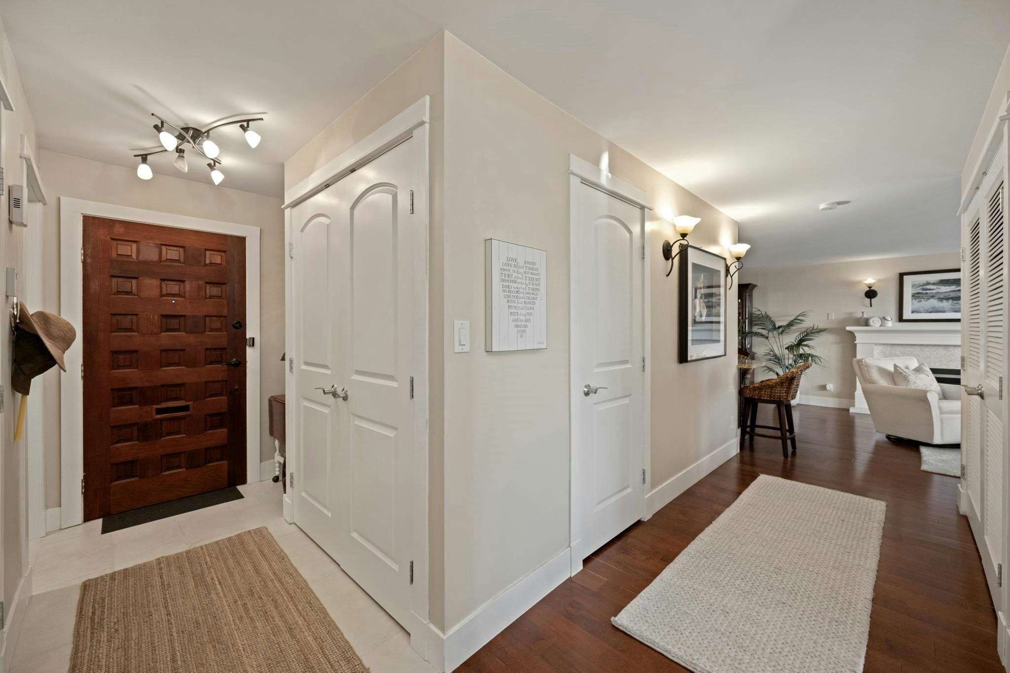 204-15070 Prospect Avenue, Surrey, BC, V4B 2B7 - 8