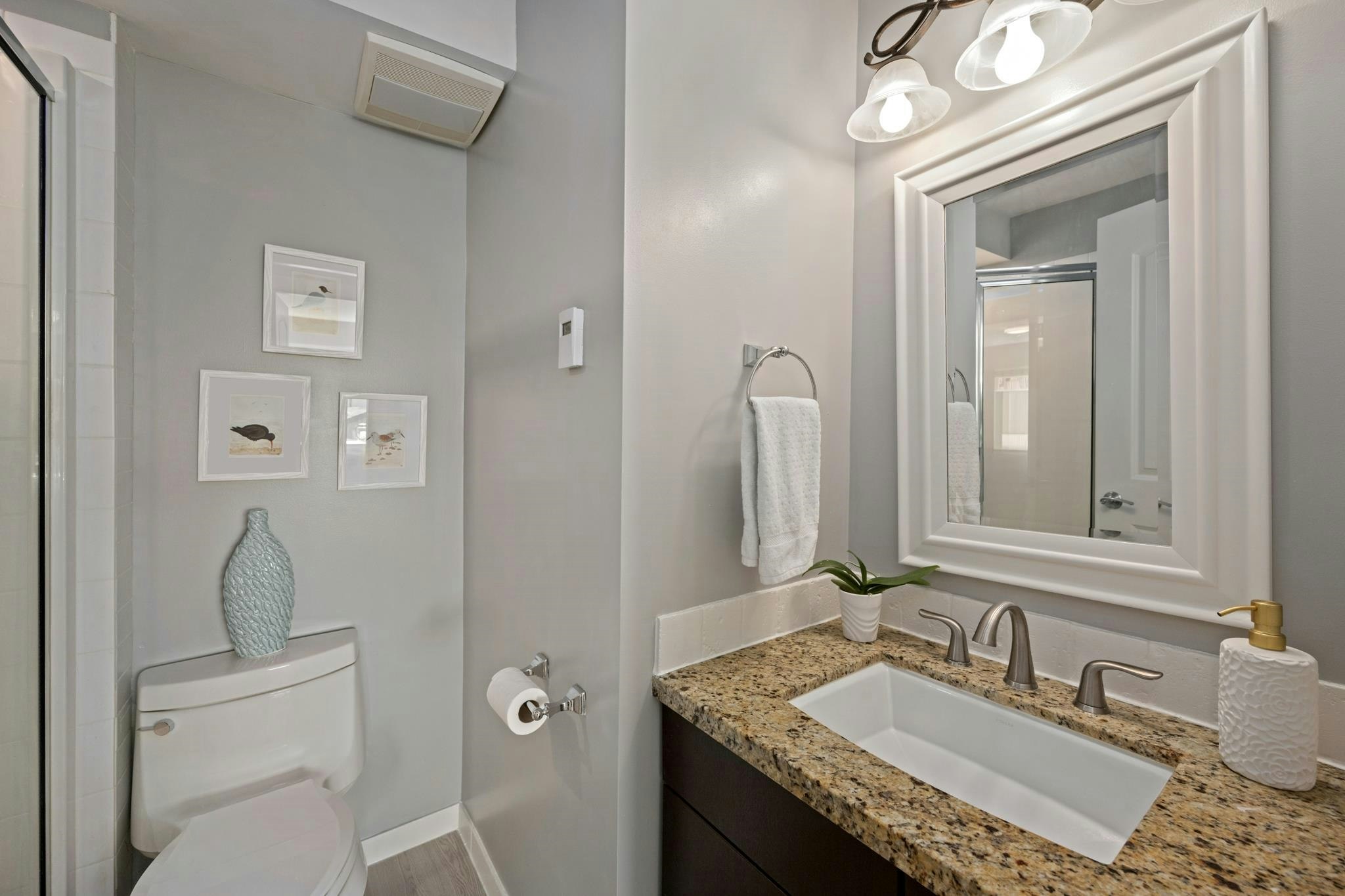 204-15070 Prospect Avenue, Surrey, BC, V4B 2B7 - 23