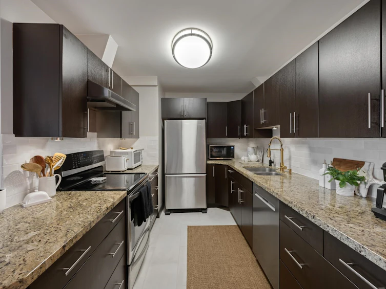 204-15070 Prospect Avenue, Surrey, BC, V4B 2B7 - 15