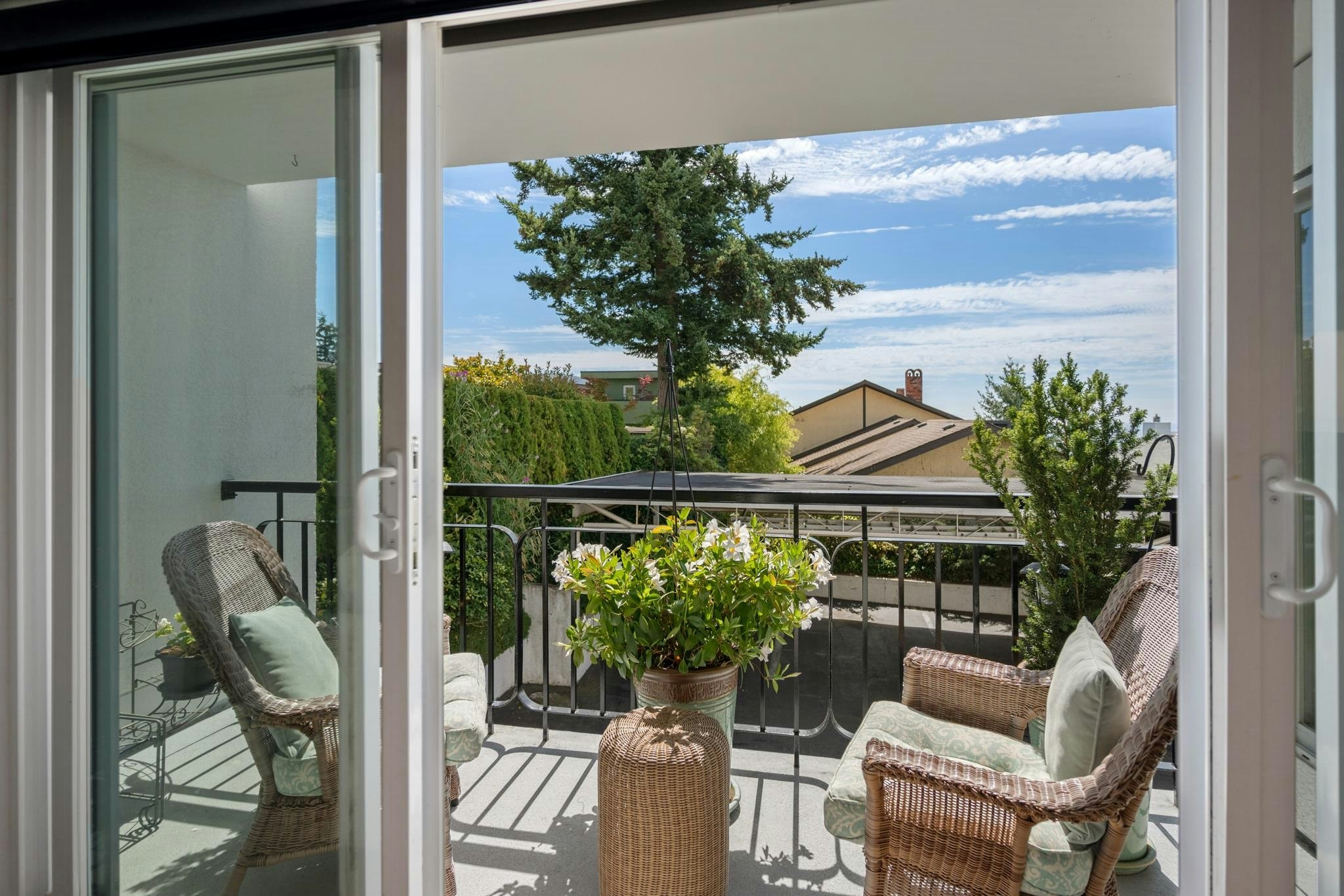 204-15070 Prospect Avenue, Surrey, BC, V4B 2B7 - 12